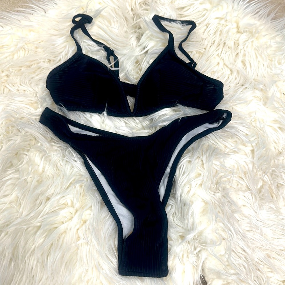 New  2 piece bathing suit Small